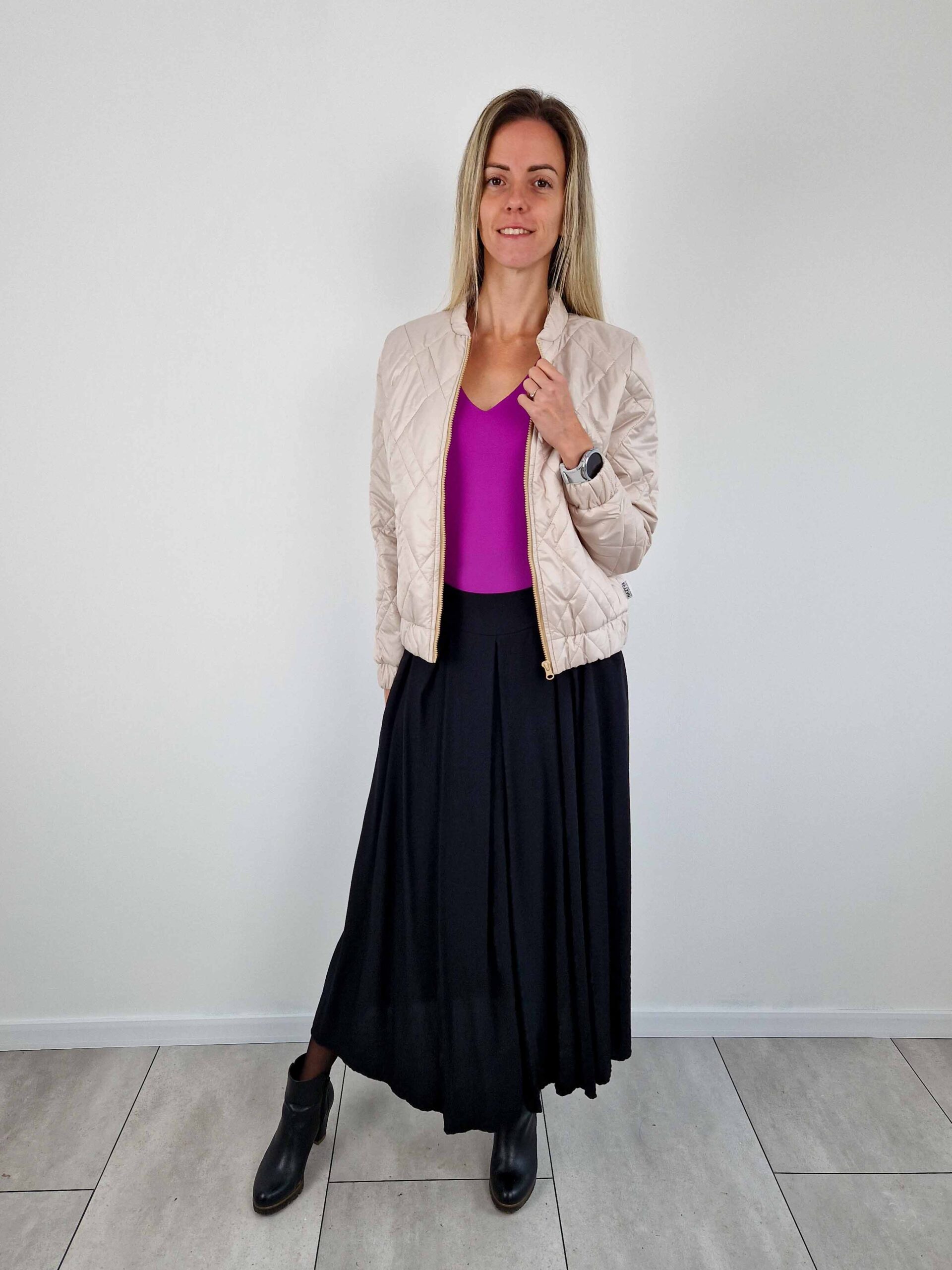 luca-fekete-rakott-szoknya-zsebekkel-11