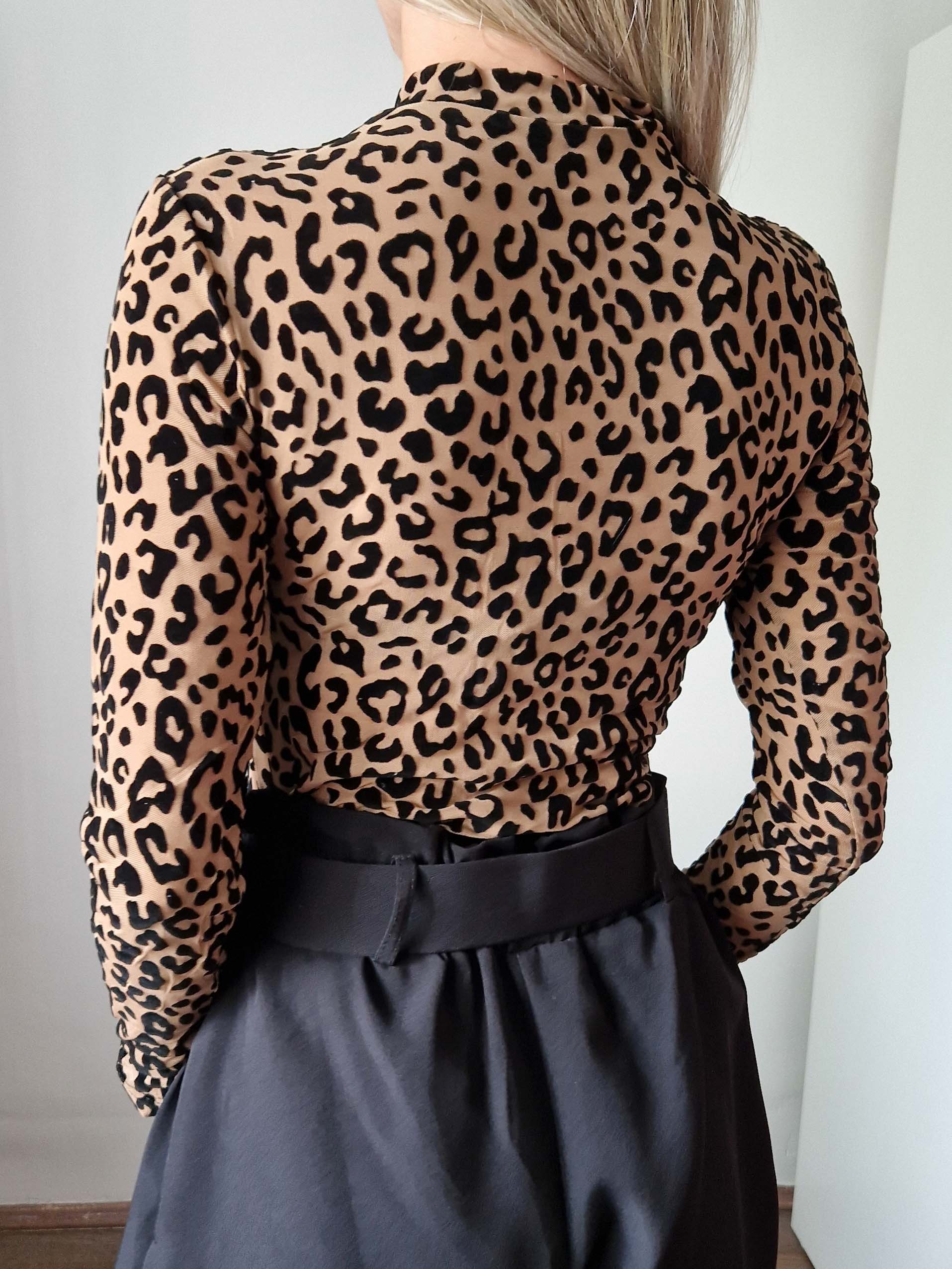 zaira-barna-leopardmintas-neccbody-4