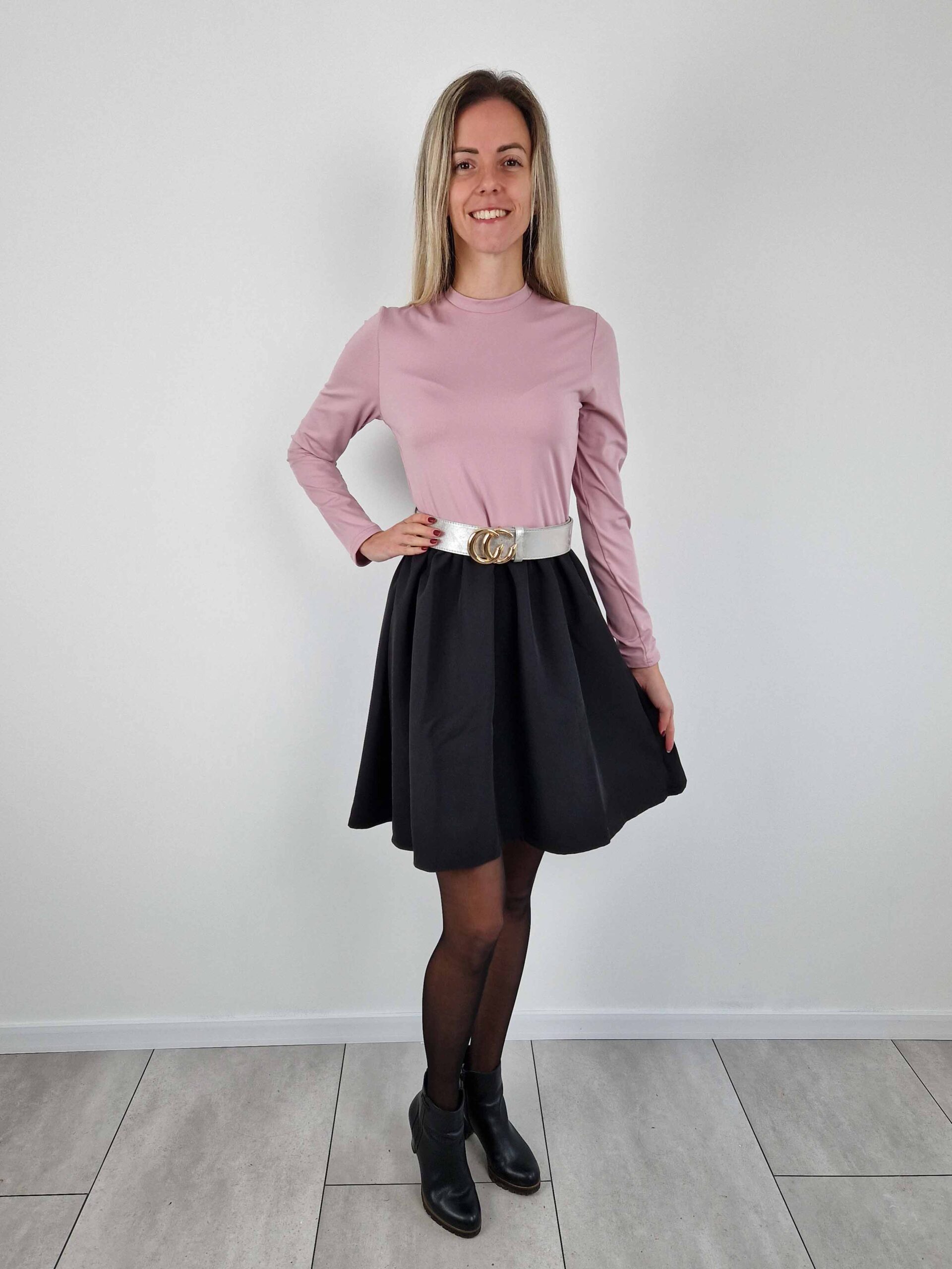 amenda-malyva-ruha-A-vonalu-fekete-szoknyaresszel-8