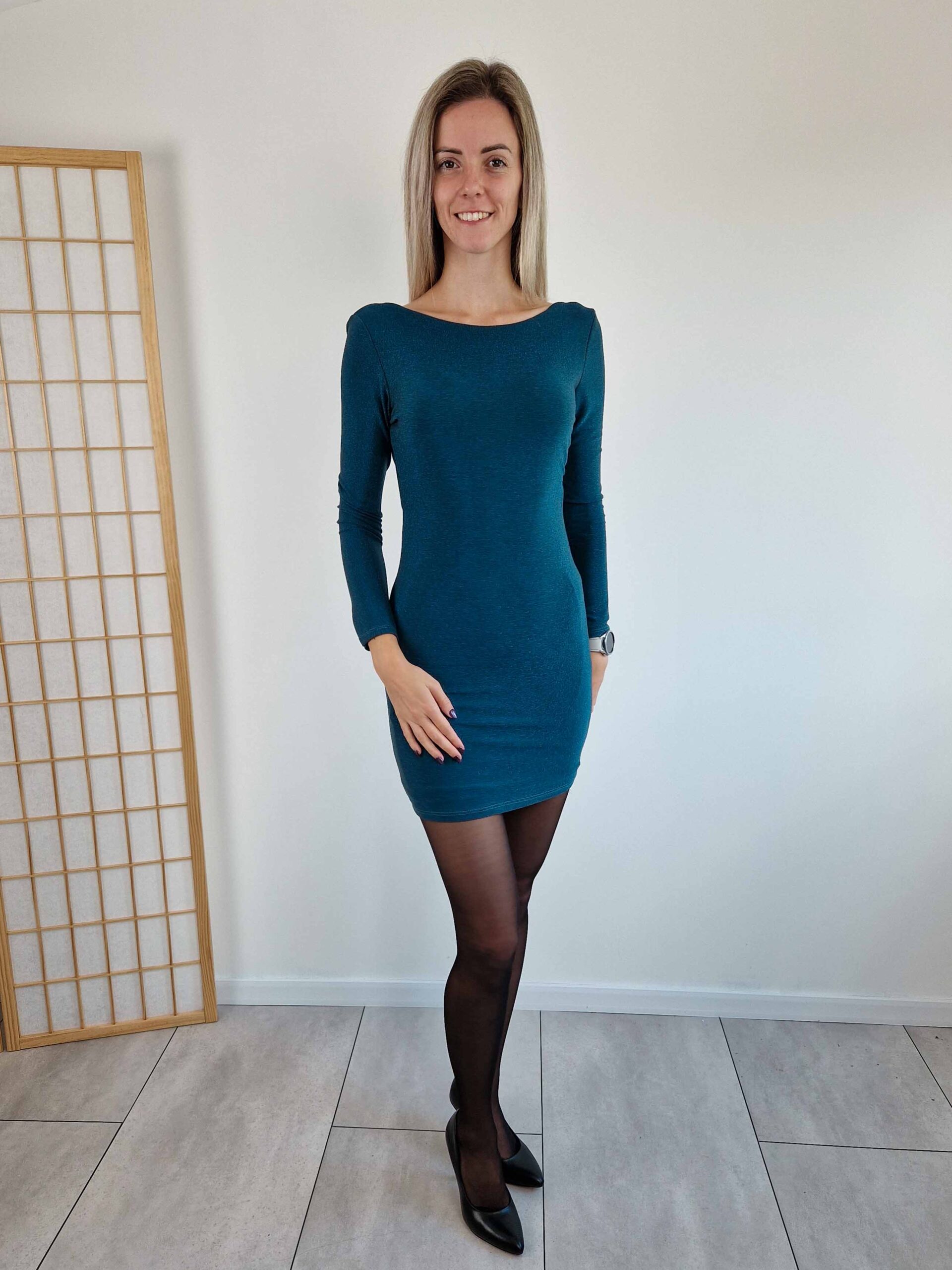 glitter-petrol-szinu-csillogos-alkalmi-ruha-hatan-kivagott-4