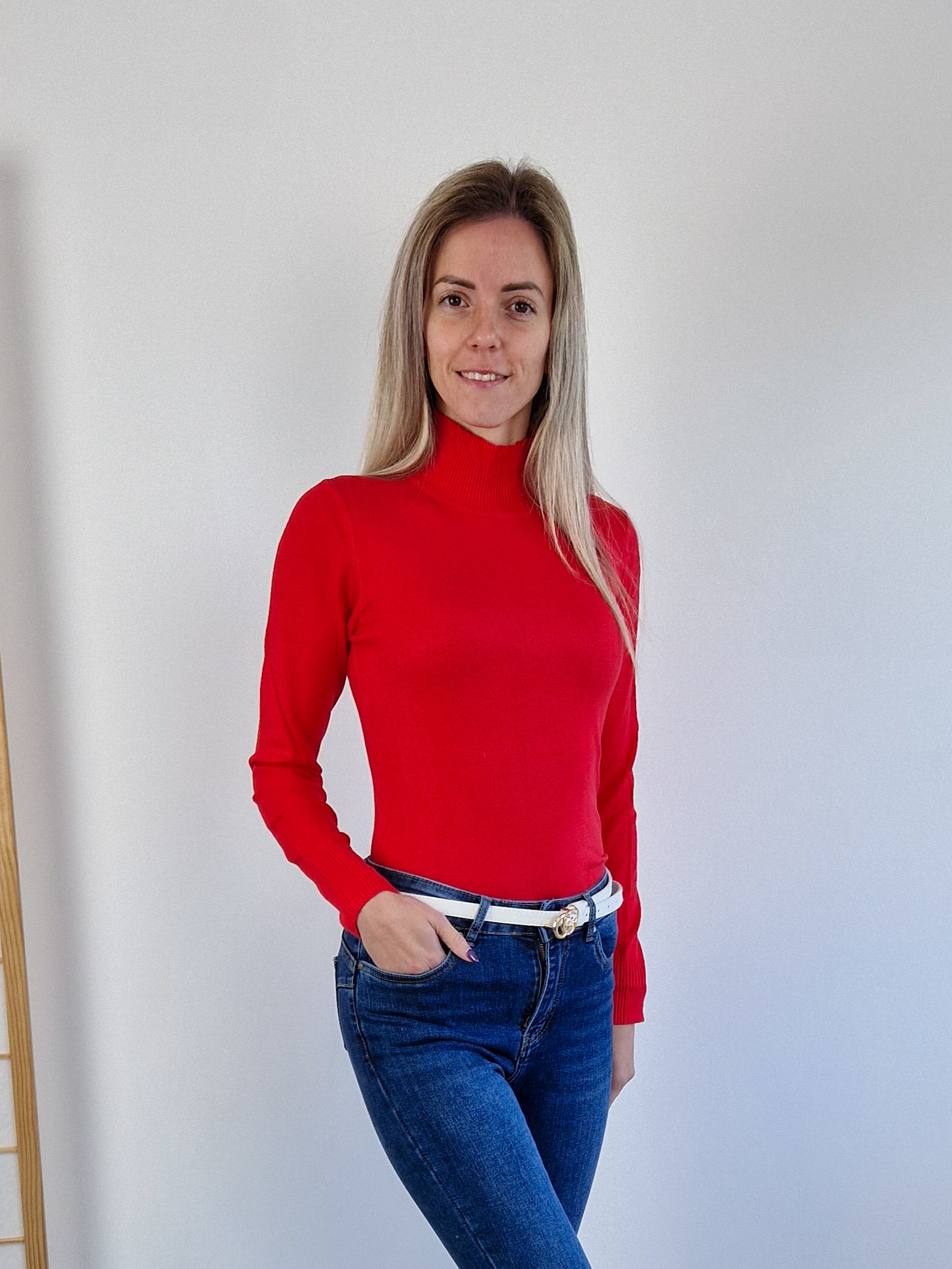 harper-piros-finomkotott-garbos-nyaku-pulover-2