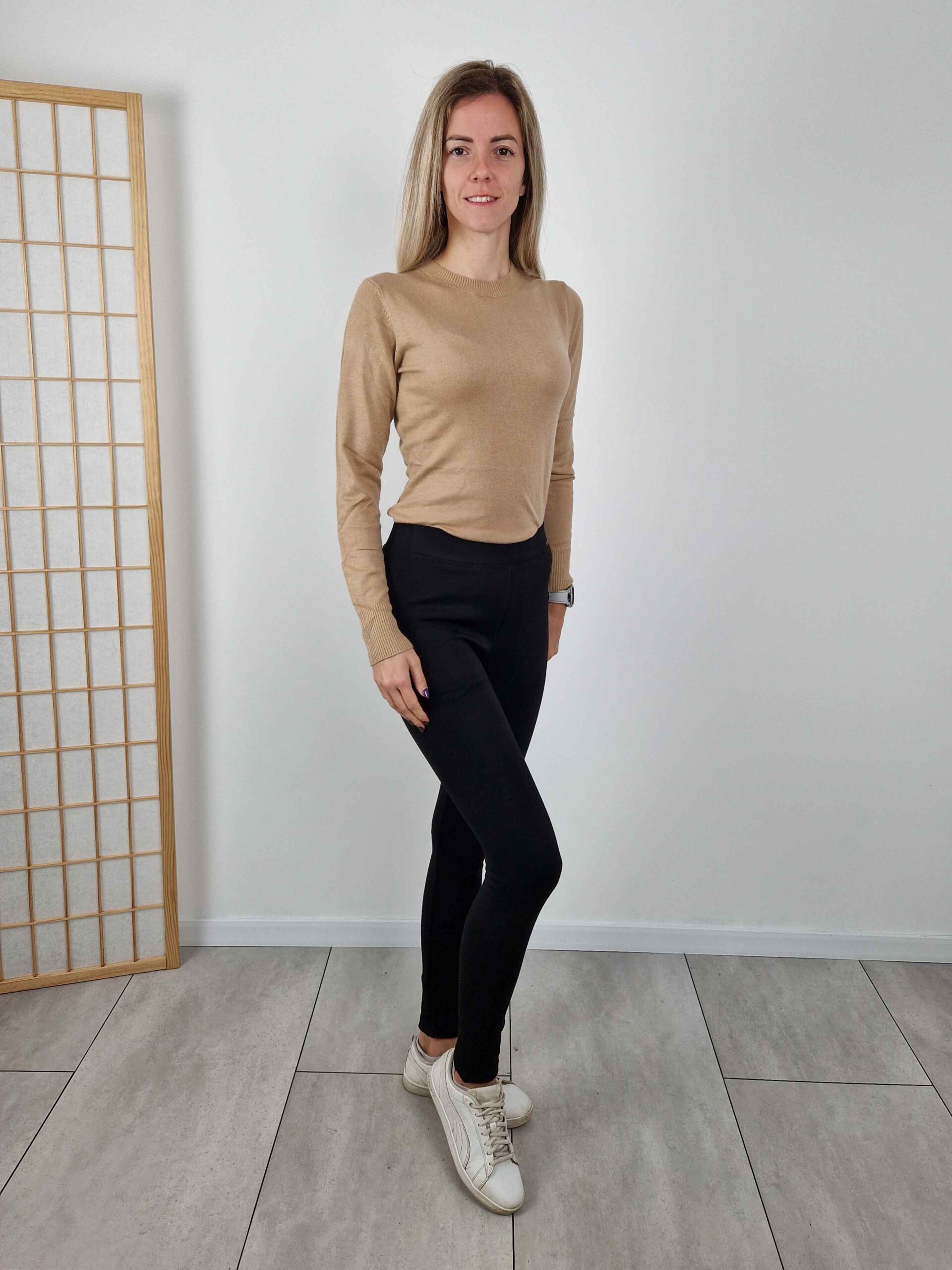 harper-vilagosbarna-finomkotott-kereknyaku-pulover-10