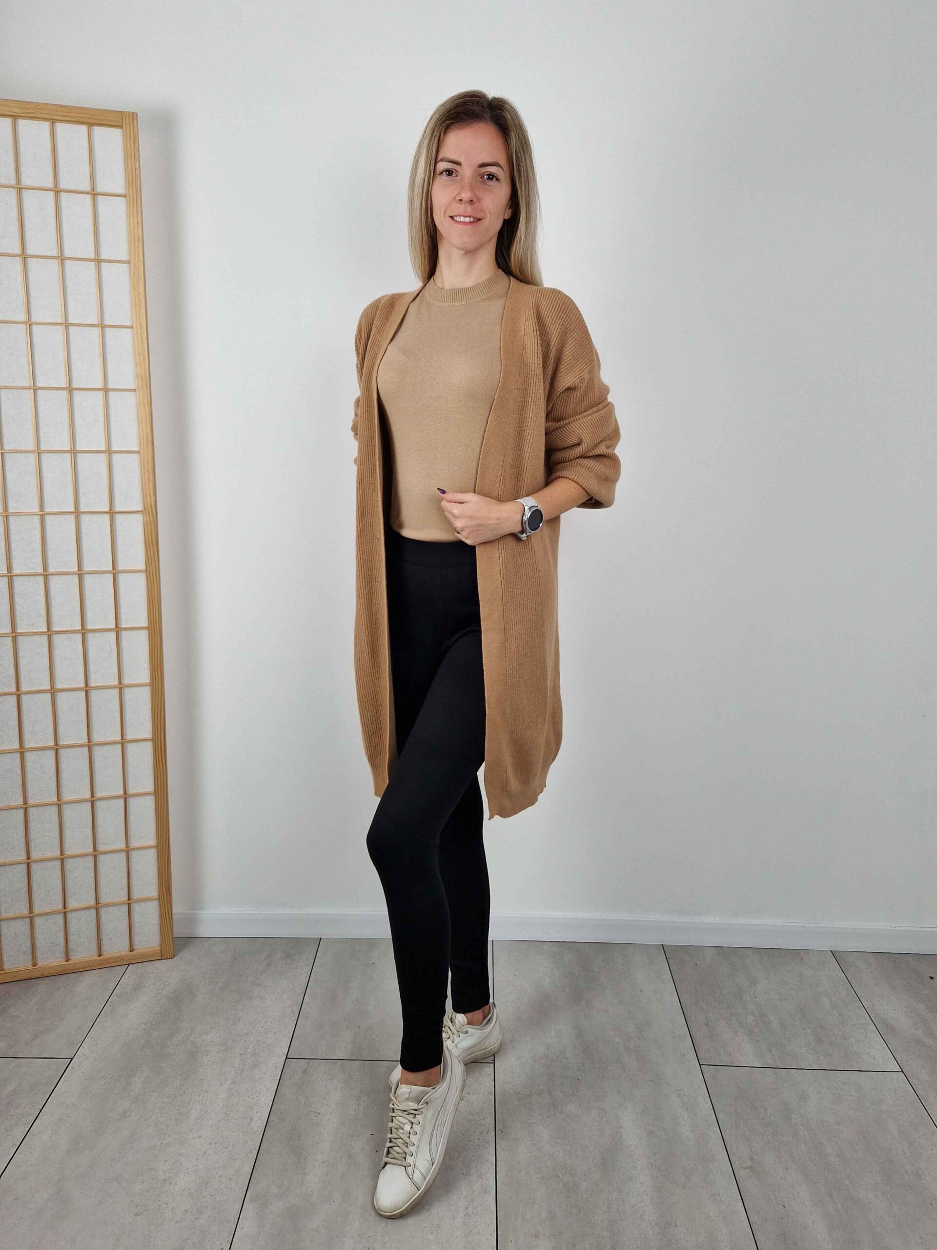 kateline-belelt-fekete-leggings-7