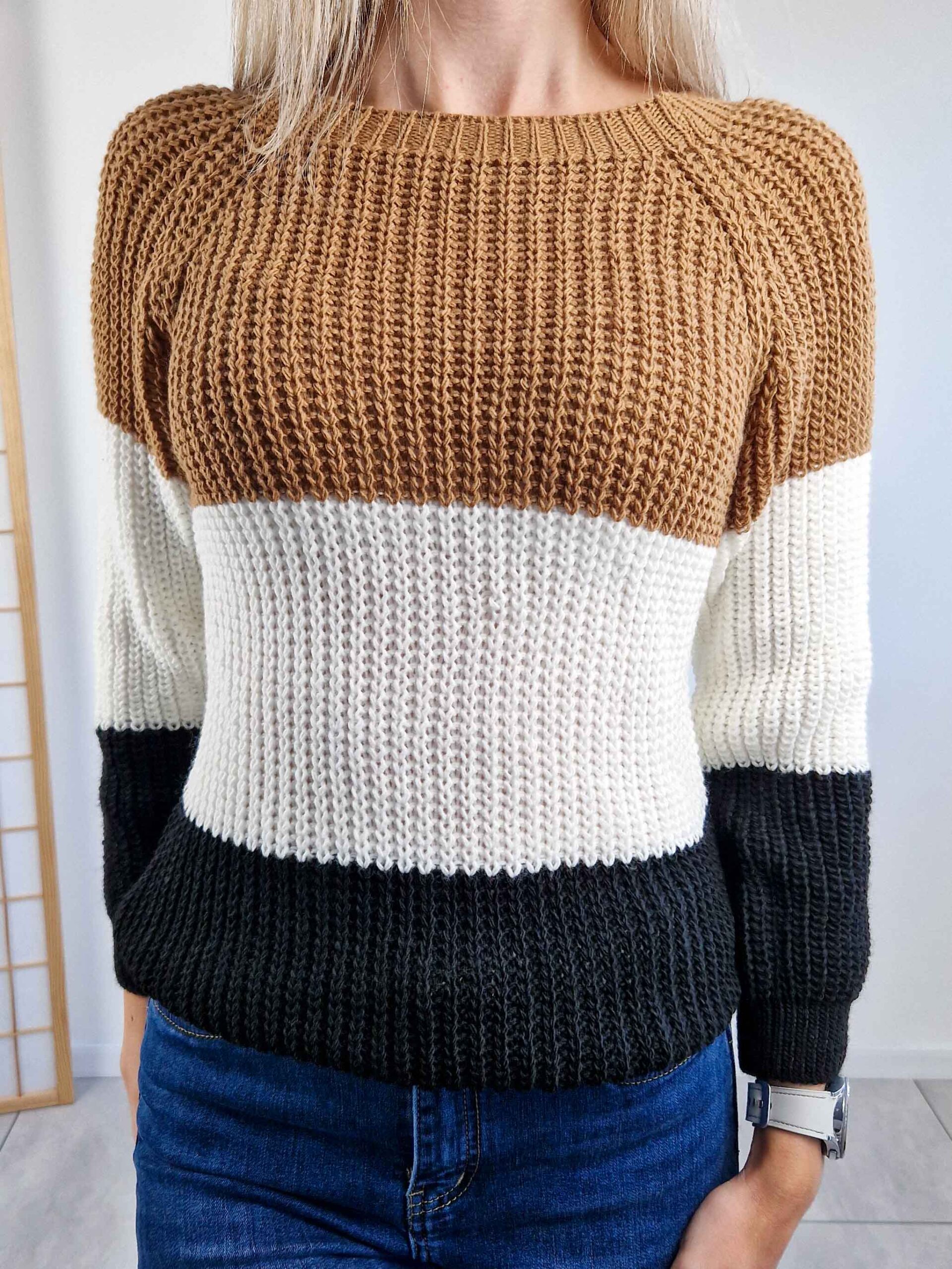 lovely-barna-feher-szurke-csikos-kotott-pulover-1