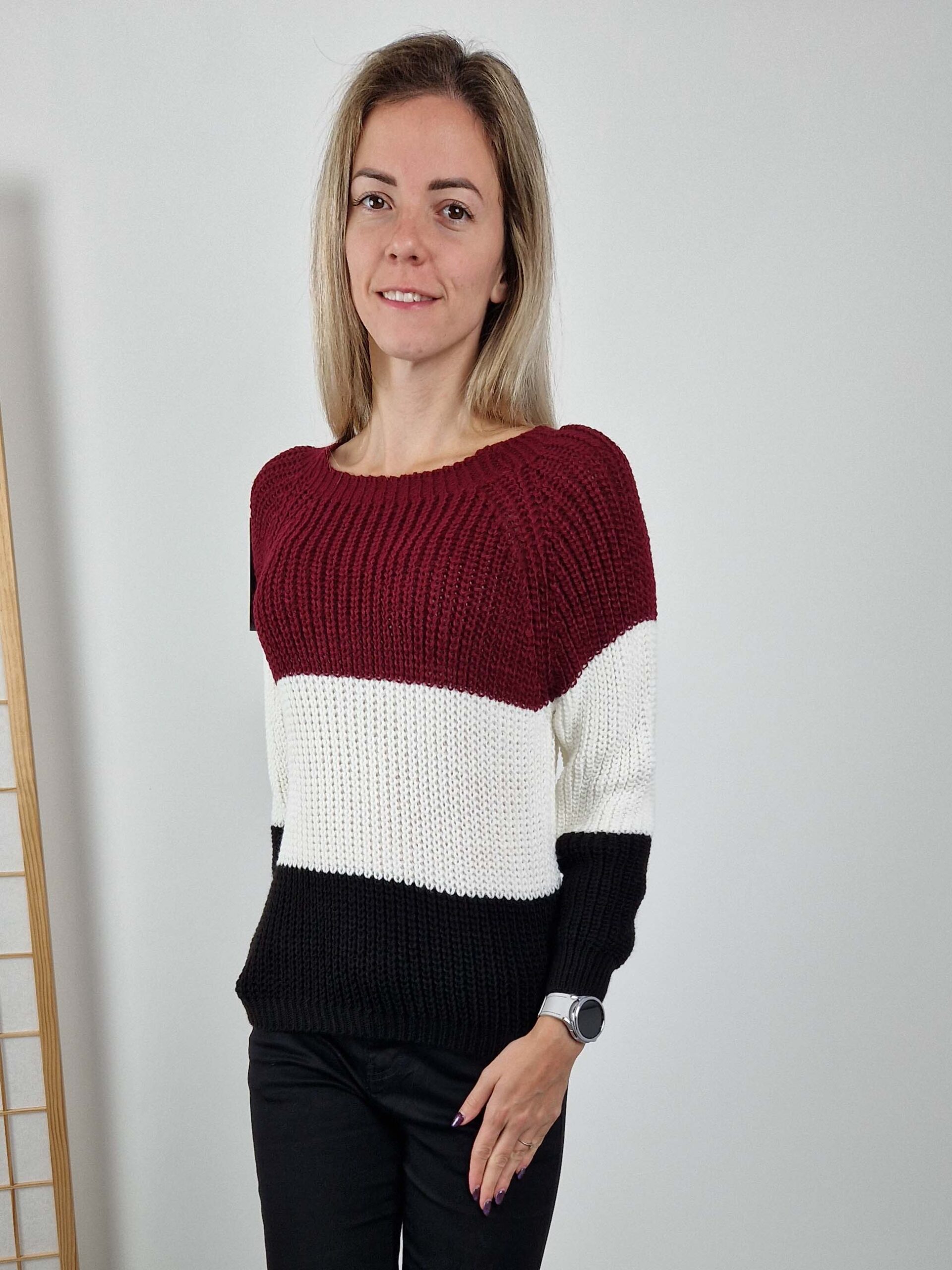 Lovely bordó-fehér-fekete csíkos kötött pulóver