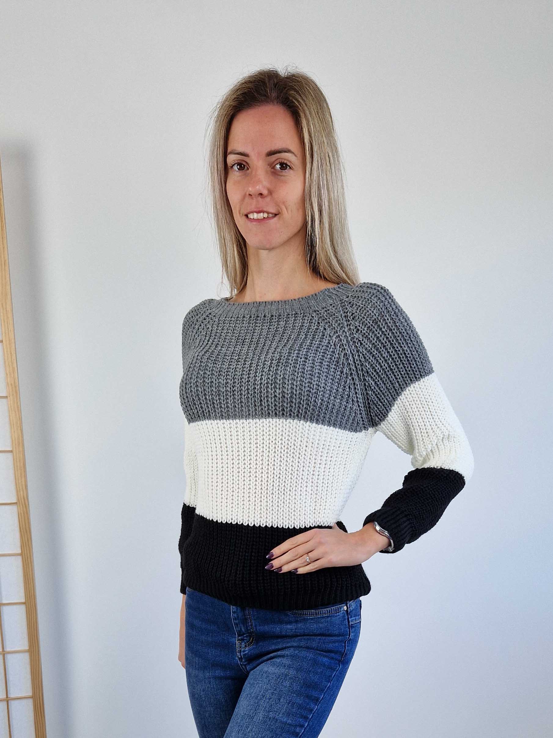 lovely-szurke-feher-fekete-csikos-kotott-pulover-2