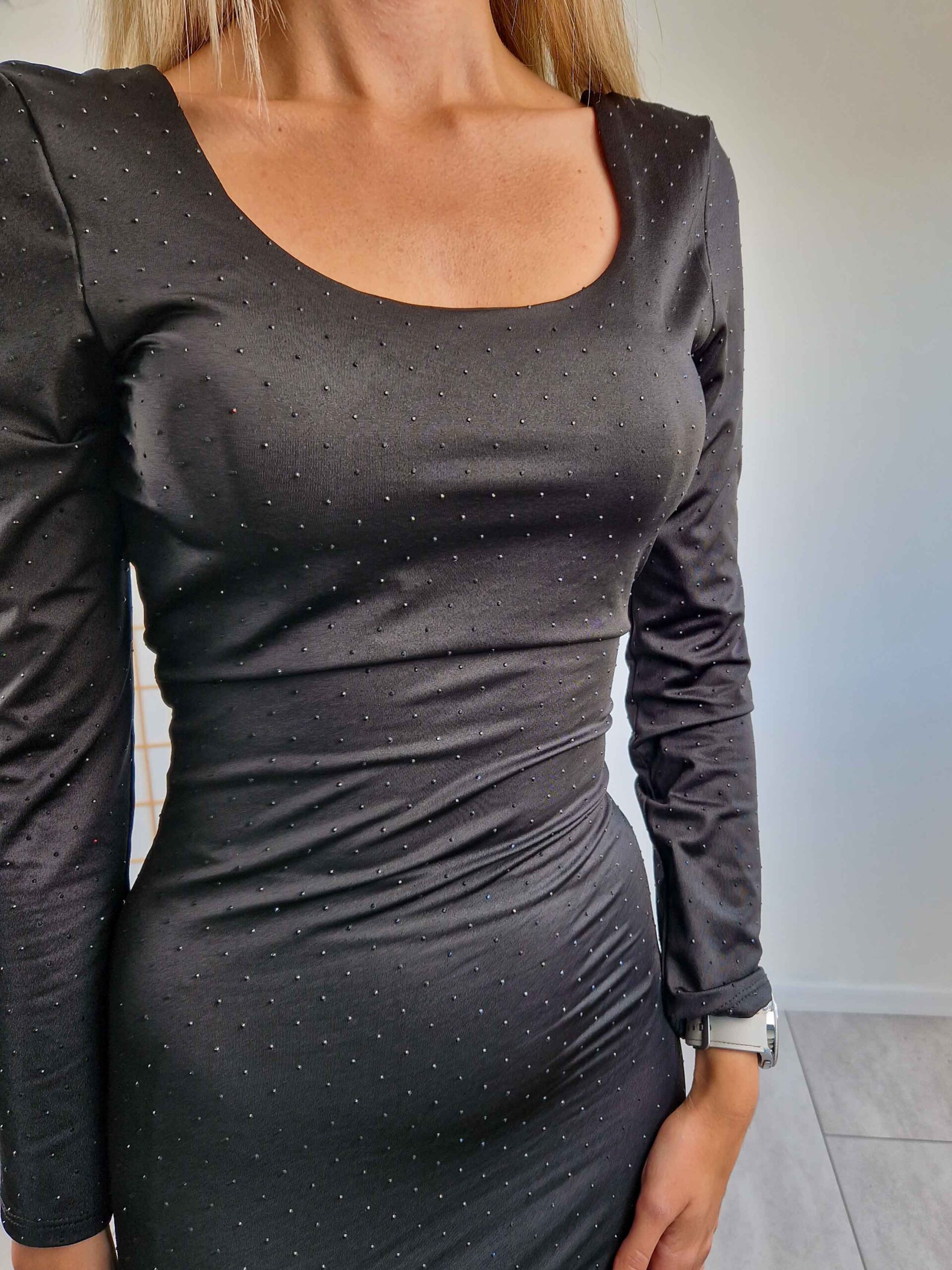 noir-elegans-strasszkoves-alkalmi-maxiruha-1