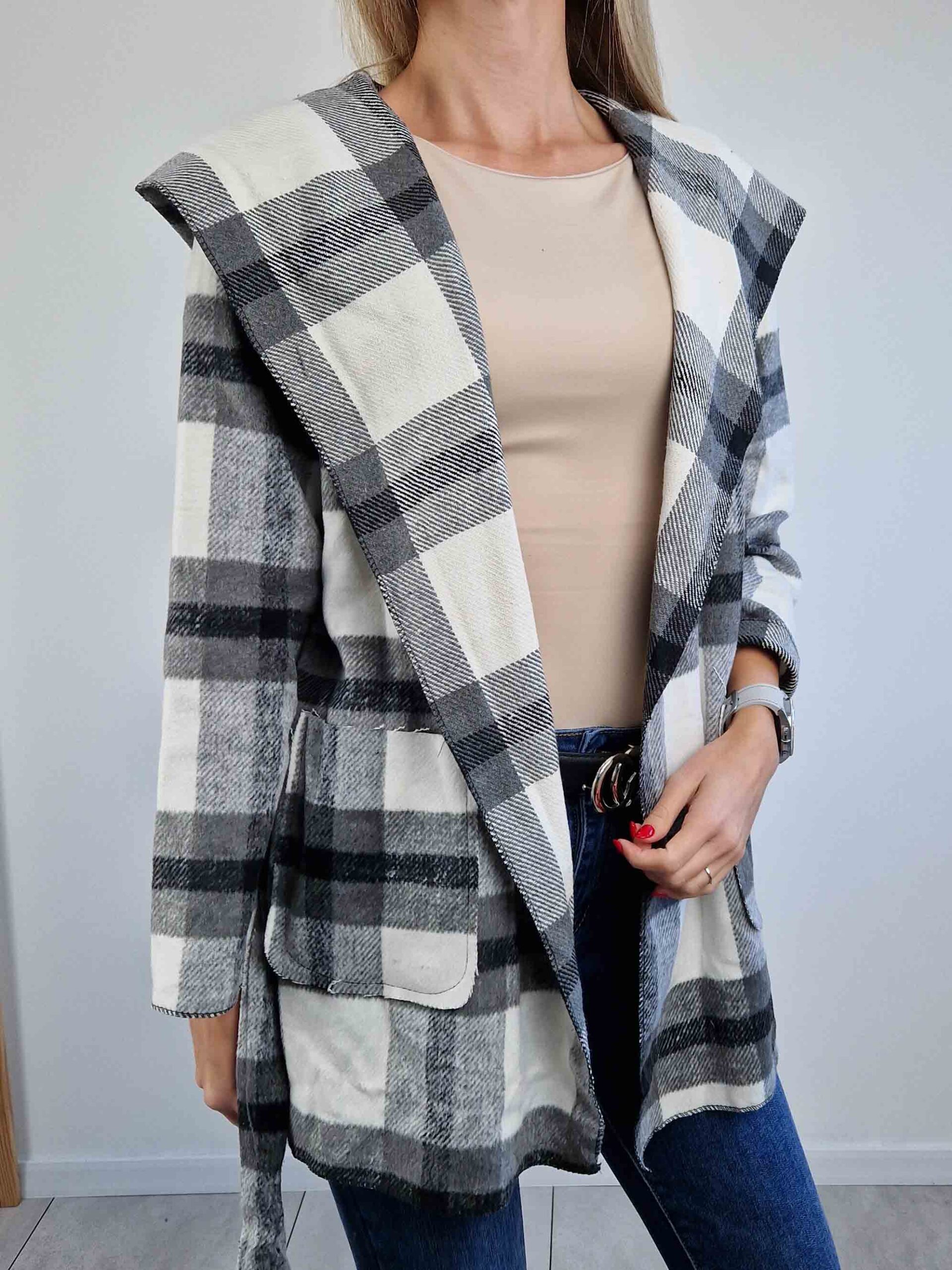 grid-szurke-kockas-kardigan-derekan-megkotheto-1