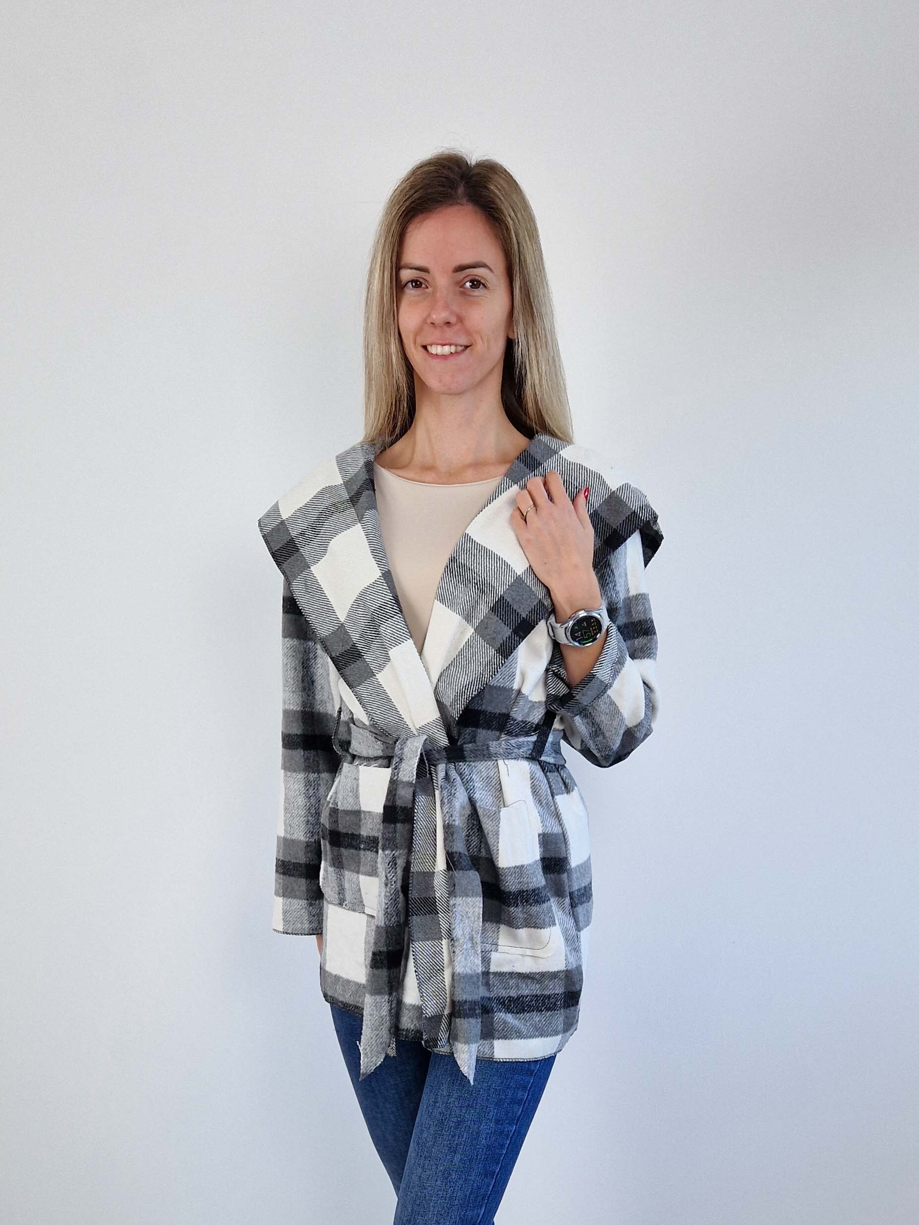 grid-szurke-kockas-kardigan-derekan-megkotheto-11