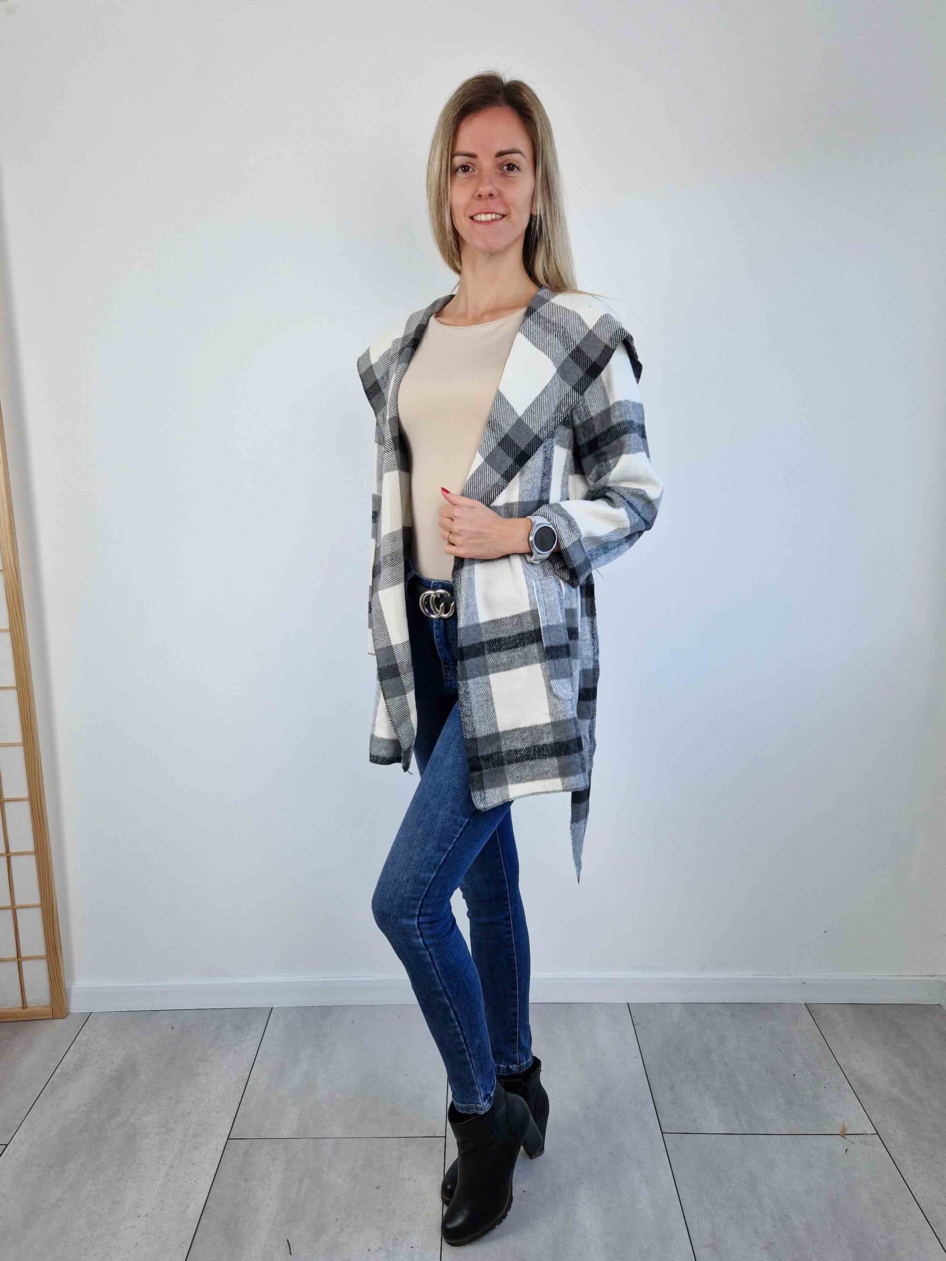 grid-szurke-kockas-kardigan-derekan-megkotheto-4