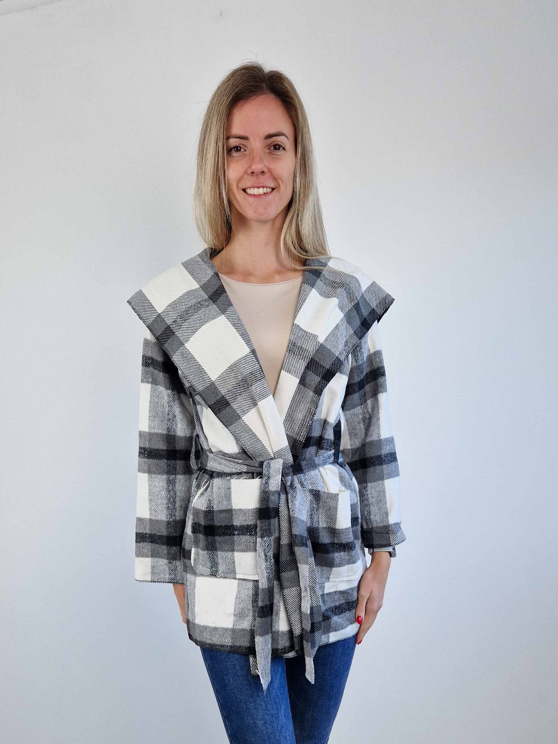 grid-szurke-kockas-kardigan-derekan-megkotheto-5