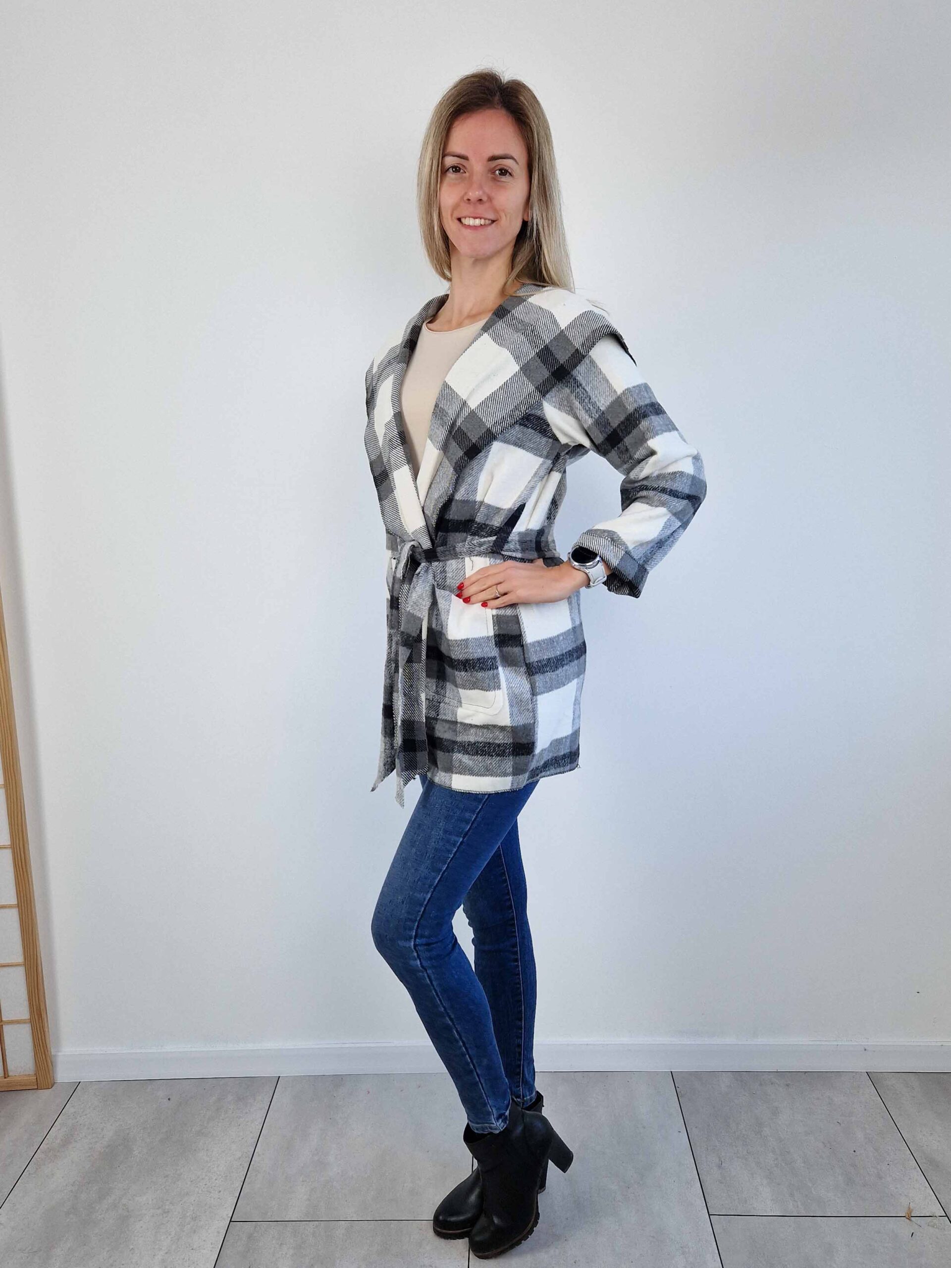 grid-szurke-kockas-kardigan-derekan-megkotheto-6