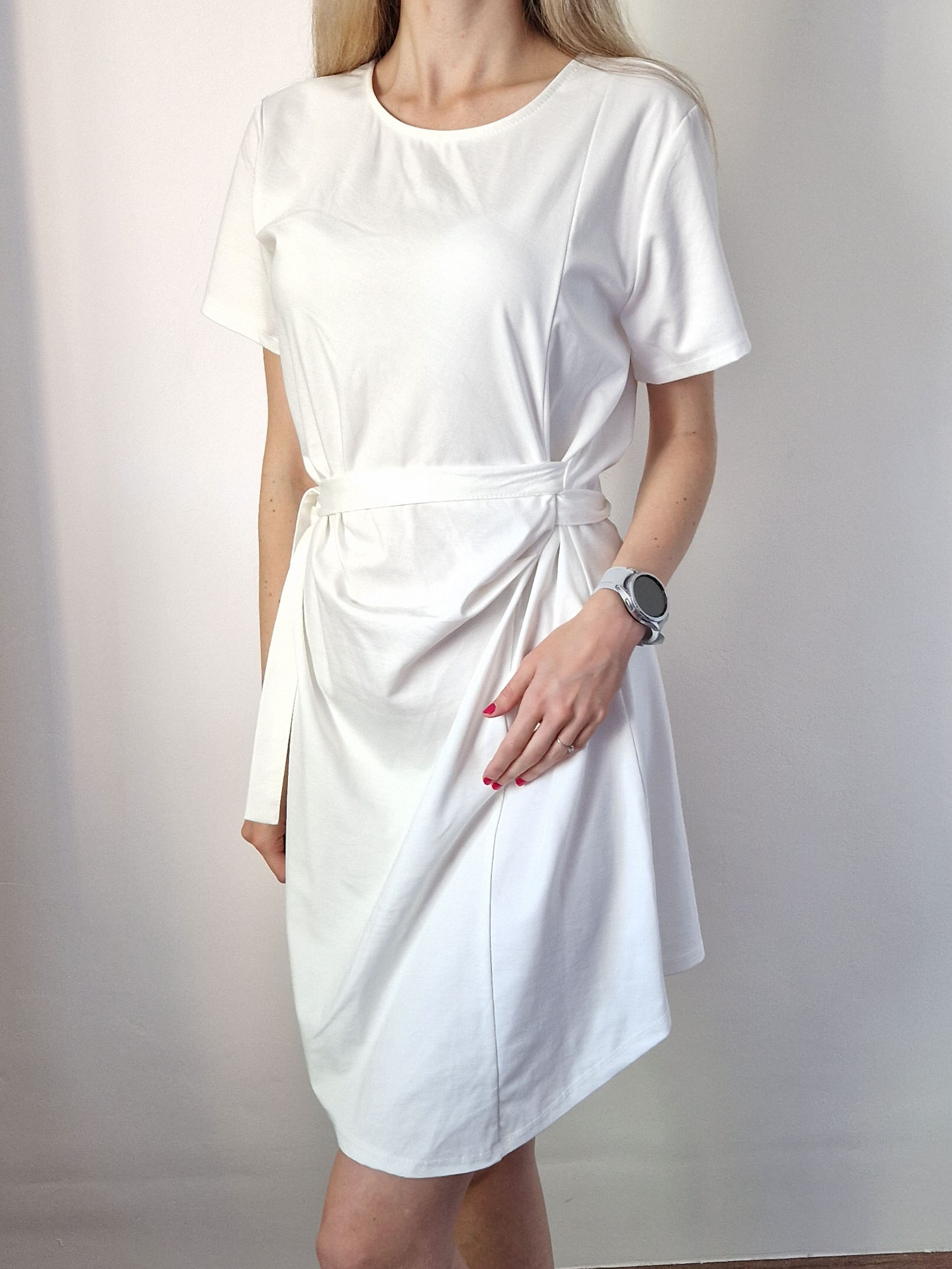 Melodia fehér derekán megkötős ruha