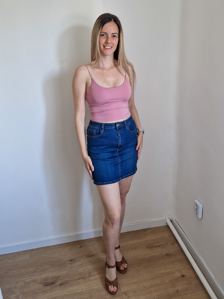 Regina kereknyakú spagettipántos basic mályva crop top
