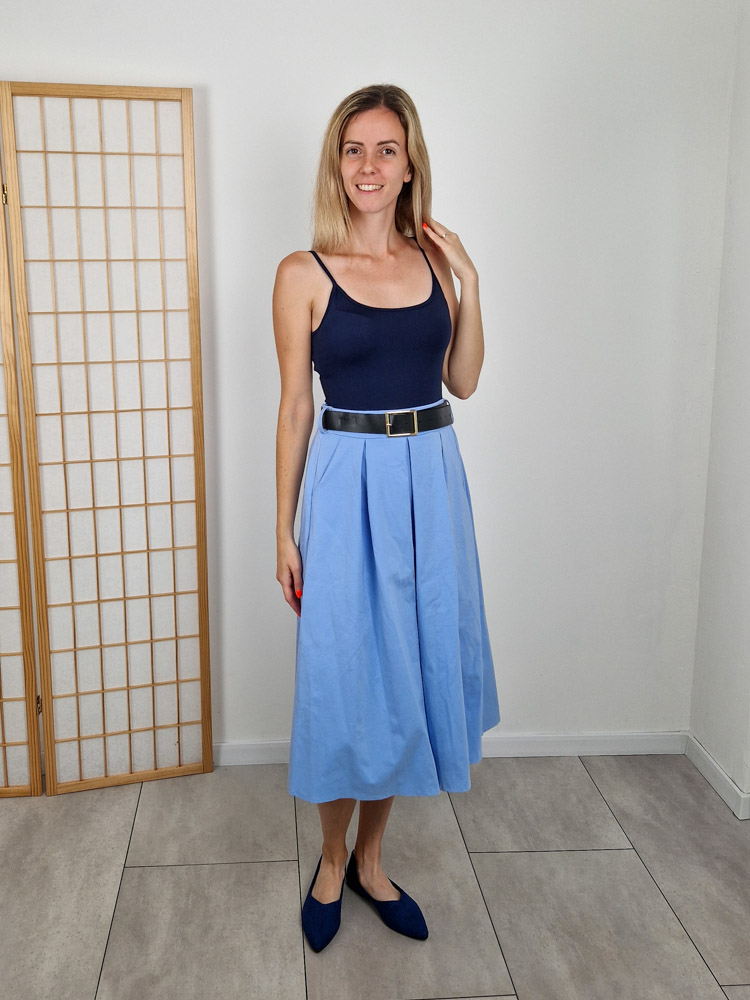 Simple kereknyakú basic navy kék top állítható pánttal