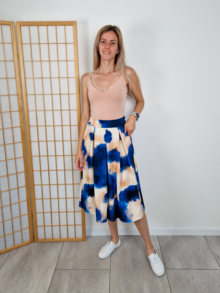 Flóra vékonypántos V nyakú nude top