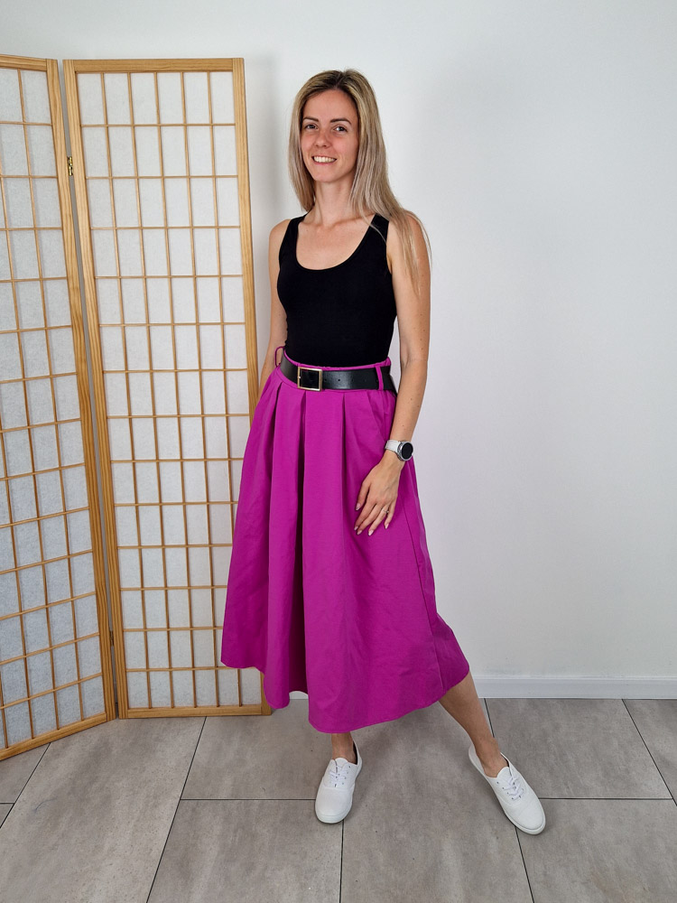 Kiara lila zsebes szoknya övvel