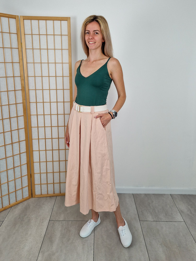 Kiara púder zsebes szoknya övvel