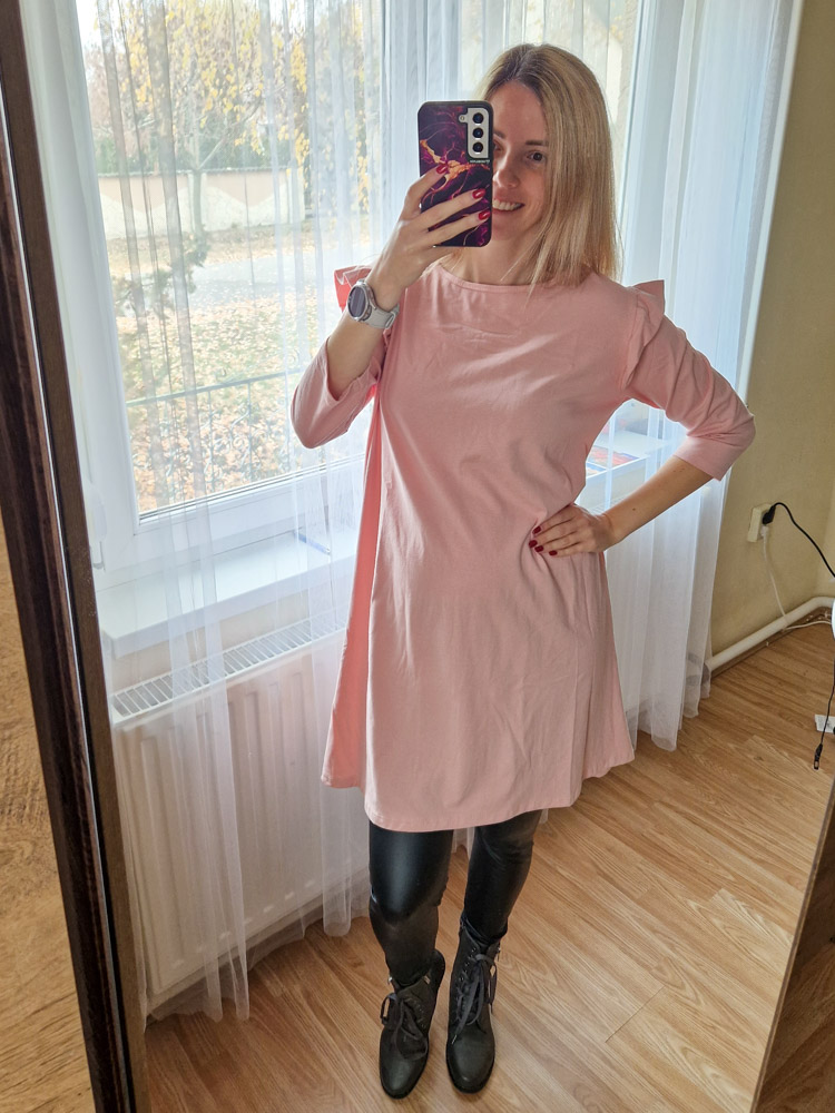 lotti-puder-rozsaszin-fodros-vallu-pamut-ruha-haromnegyedes-ujjal-16