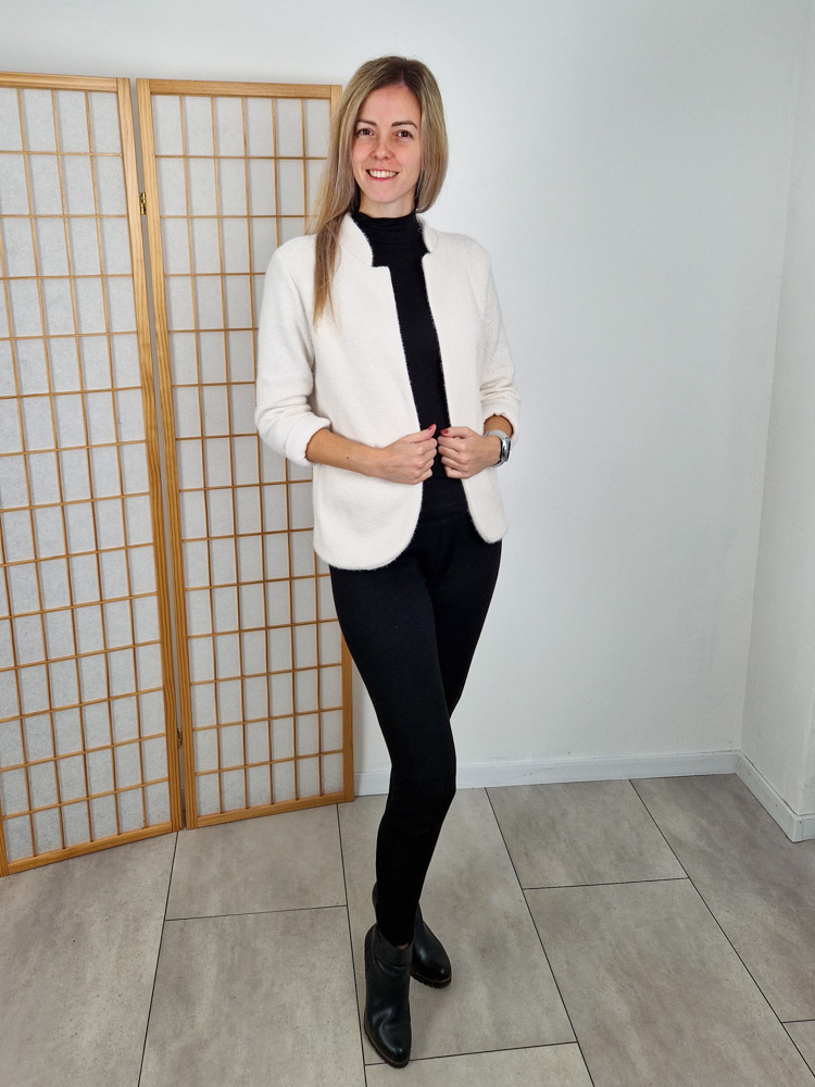 Bonny krémfehér extra puha blézerkabát