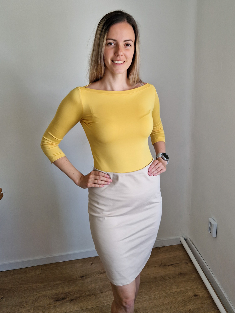 Love csónak nyakú mustársárga felső