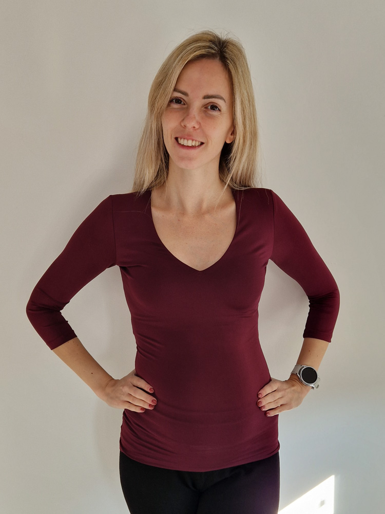 Love-V-nyaku-basic-burgundi-felso-1
