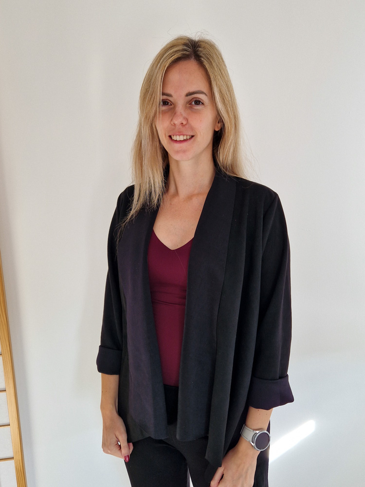 Love-V-nyaku-basic-burgundi-felso-6