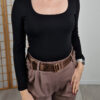 emma-fekete-pihe-puha-kereknyaku-basic-felso-pluss-belessel-1