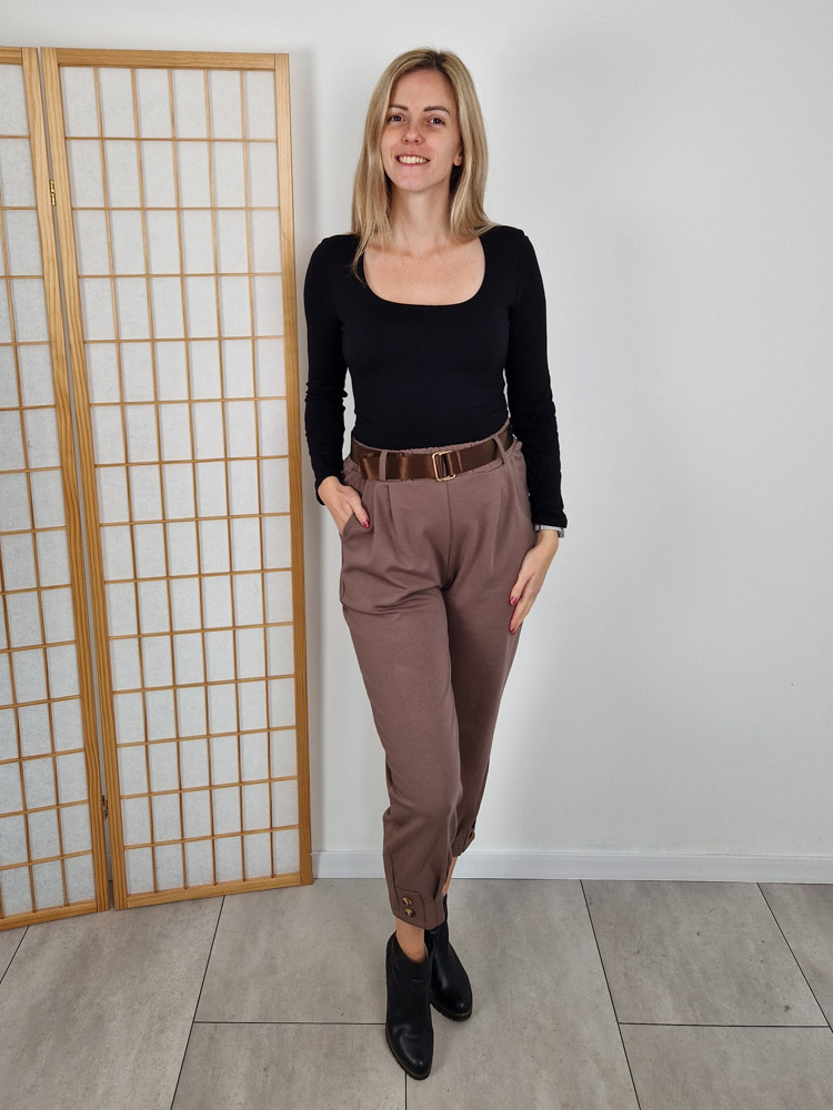 emma-fekete-pihe-puha-kereknyaku-basic-felso-pluss-belessel-3