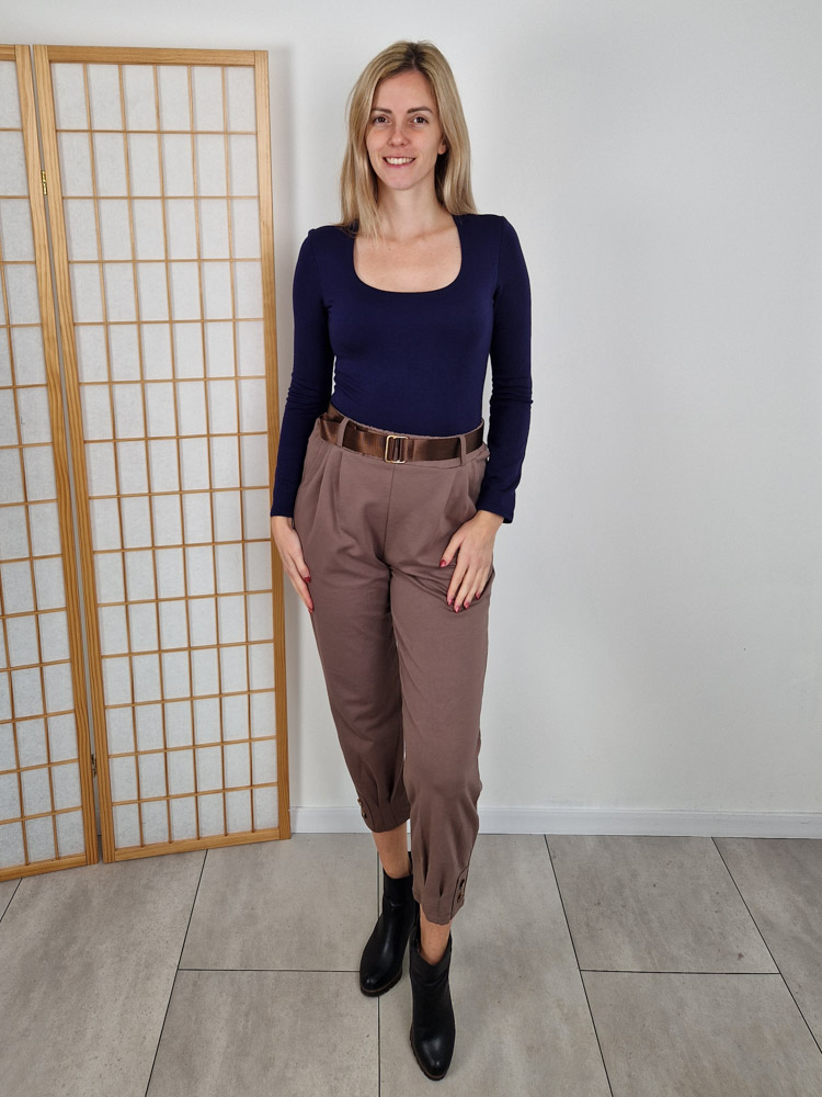 emma-sotetkek-pihe-puha-kereknyaku-basic-felso-pluss-belessel-3