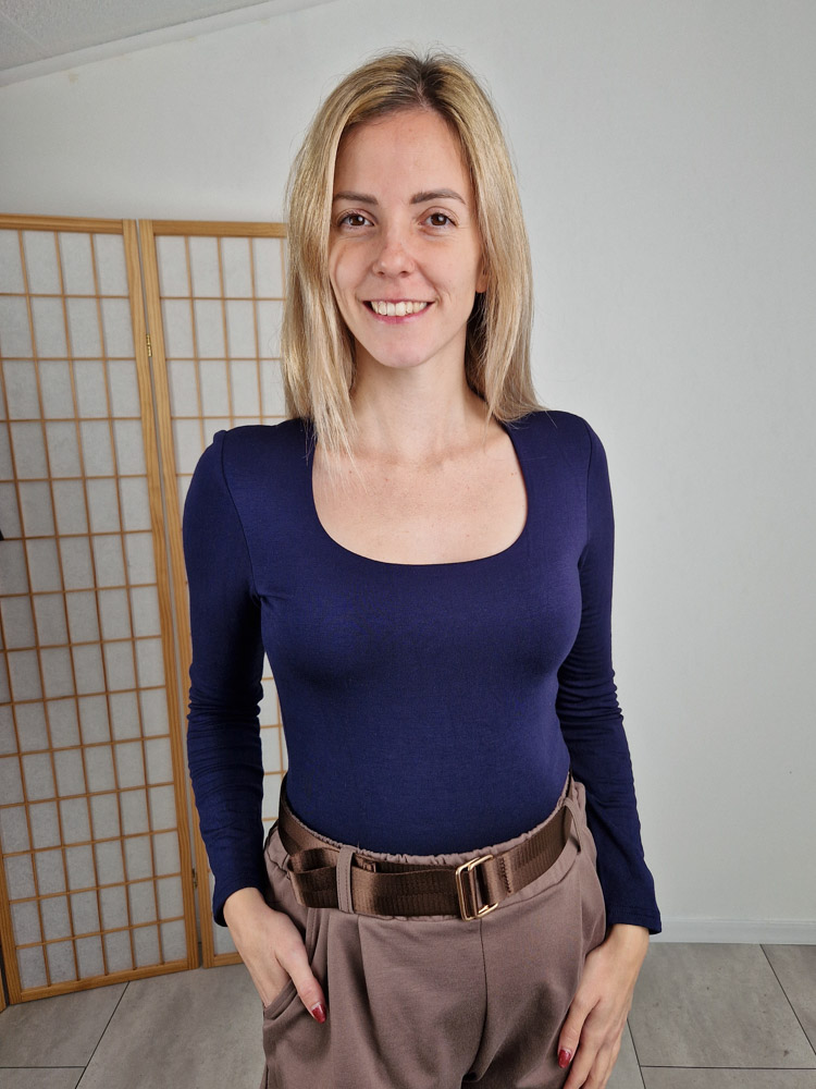 Emma sötétkék pihe-puha kereknyakú basic felső plüss béléssel XL méretig