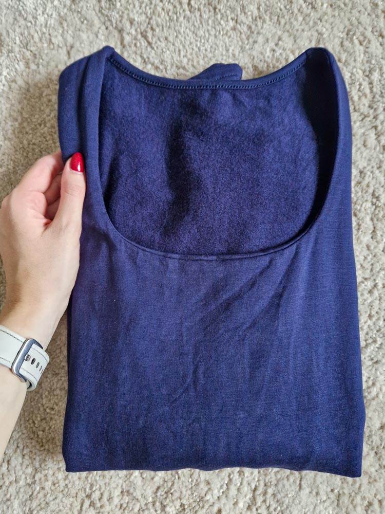 emma-sotetkek-pihe-puha-kereknyaku-basic-felso-pluss-belessel-6