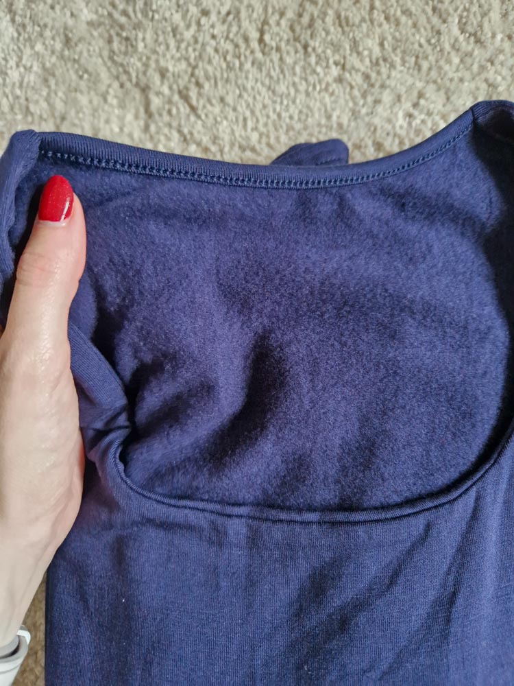 emma-sotetkek-pihe-puha-kereknyaku-basic-felso-pluss-belessel-7