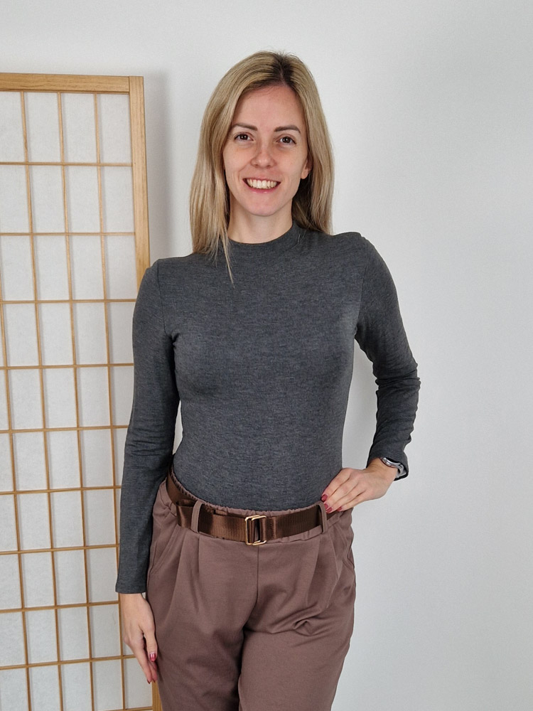 emma-szurke-pihe-puha-felgarbos-basic-felso-pluss-belessel-xl-meretig-5