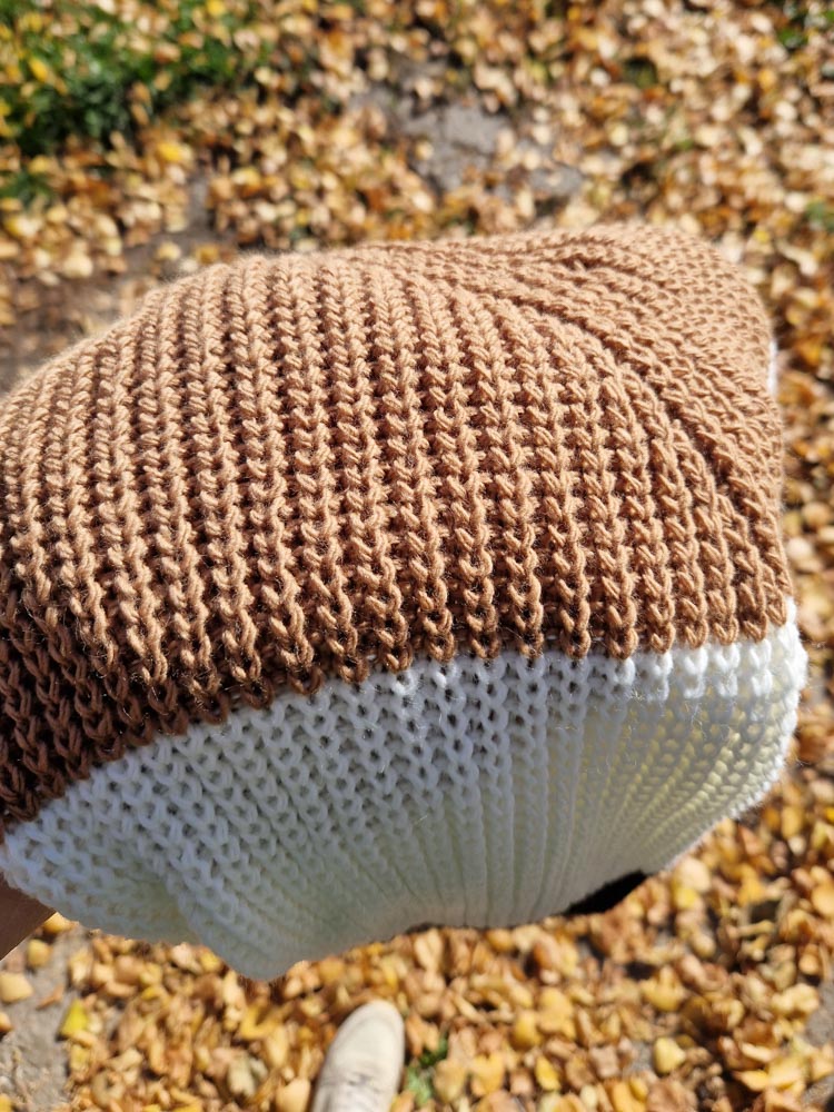 lovely-barna-feher-szurke-csikos-kotott-pulover-17