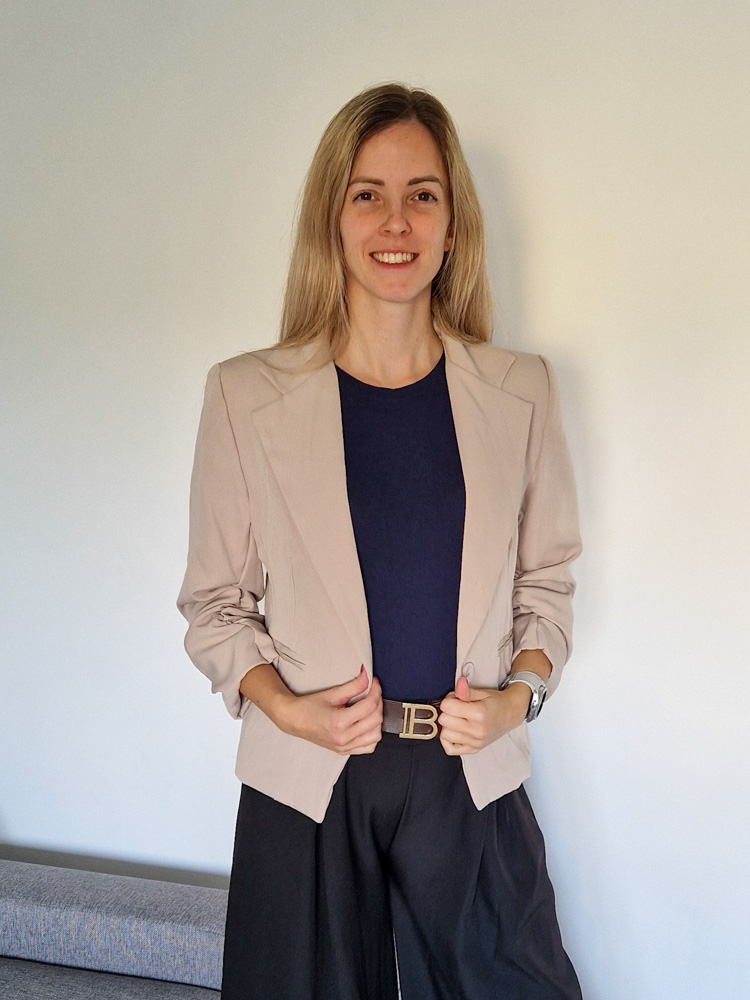 pearl-rovid-bezs-blezer-21