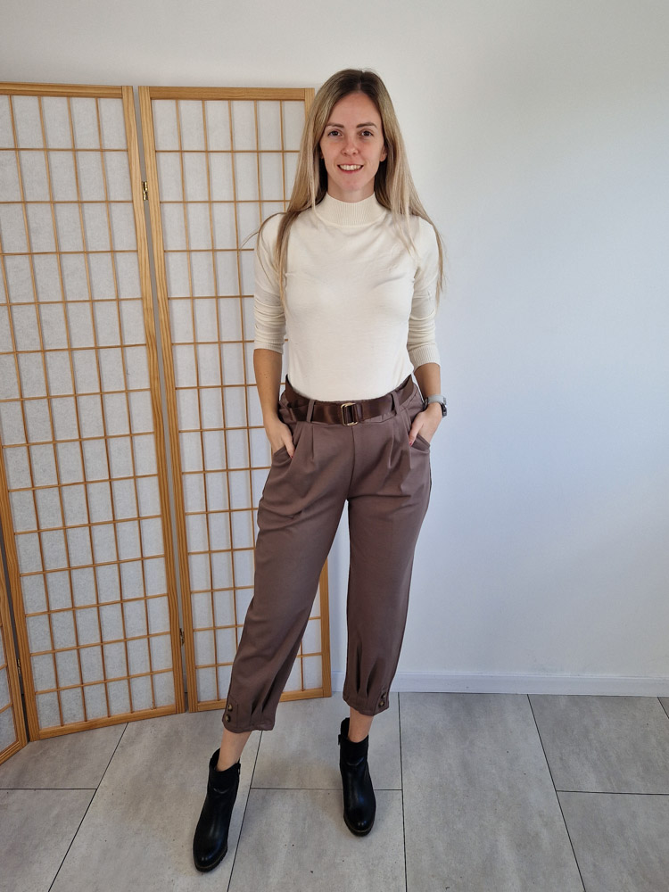 Rita mogyoróbarna nadrág övvel XL méretig