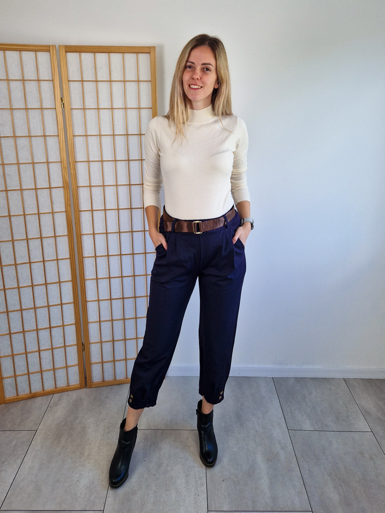 Rita sötétkék nadrág övvel XL méretig
