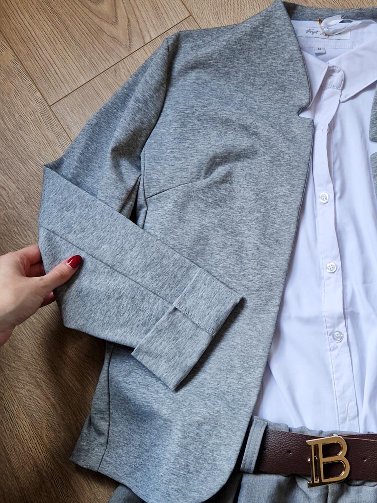 camilla-cirmos-szurke-elegans-blezer-12