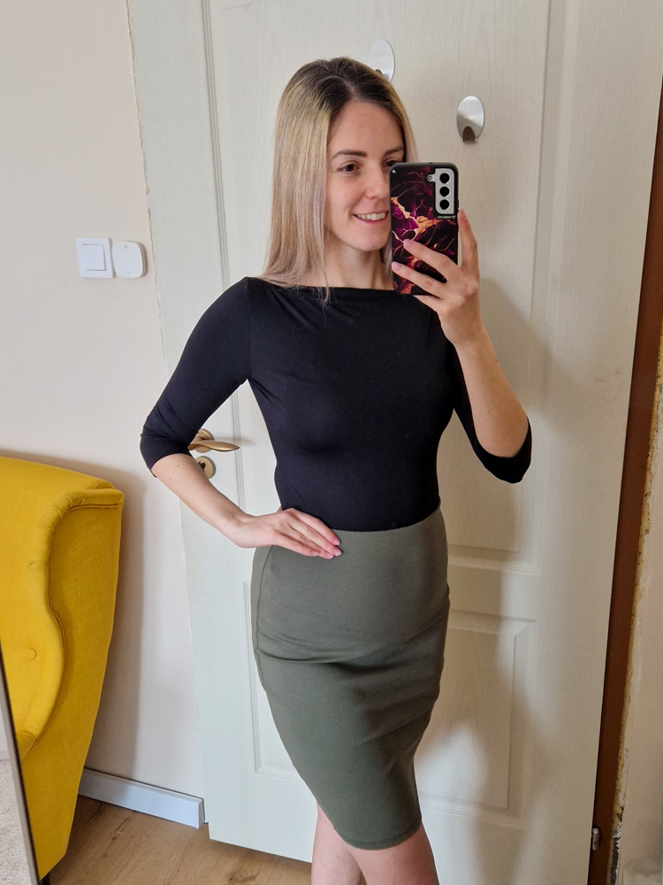 love-csonak-nyaku-fekete-felso-29