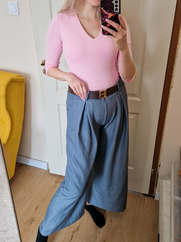 Love-V-nyaku-basic-babarozsaszin-felso-15