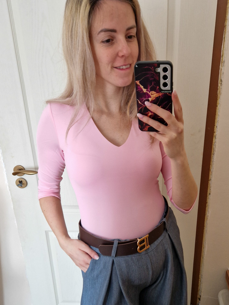 Love-V-nyaku-basic-babarozsaszin-felso-16