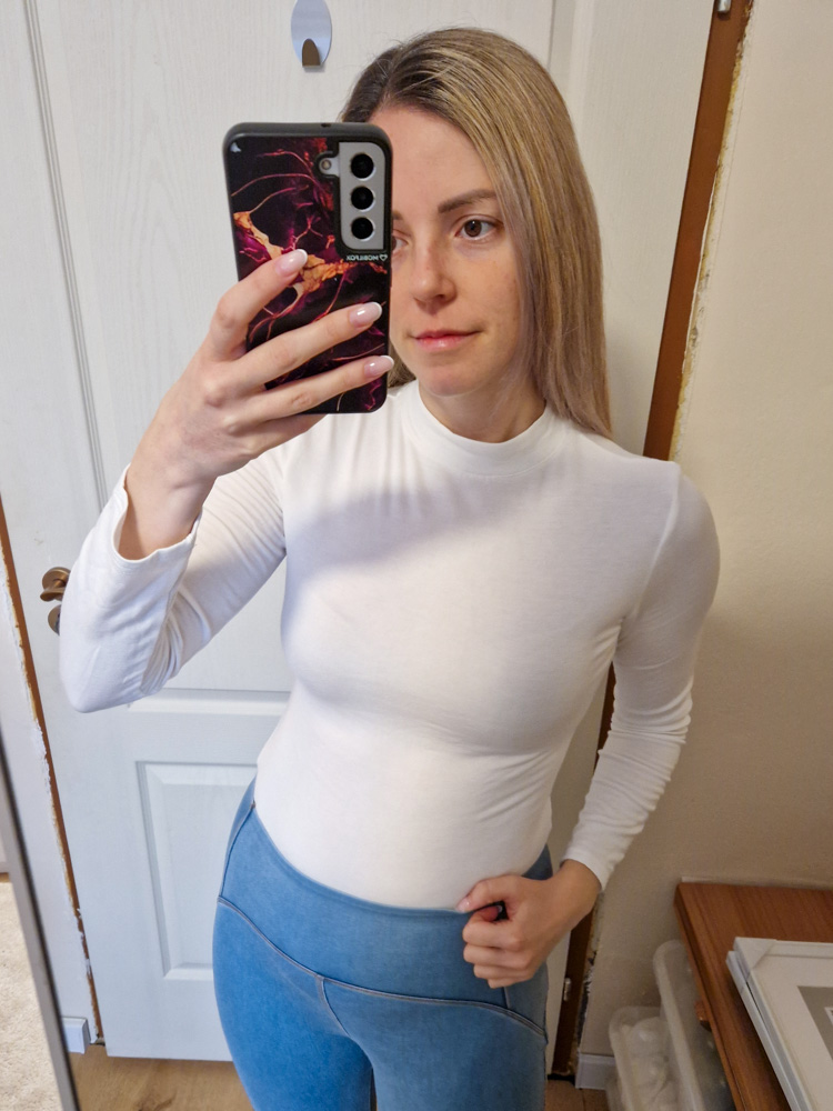 emma-feher-pihe-puha-felgarbos-basic-felso-pluss-belessel-xl-meretig-8