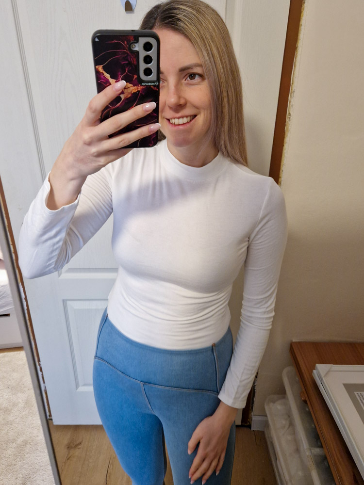 Emma fehér pihe-puha félgarbós basic felső plüss béléssel XL méretig