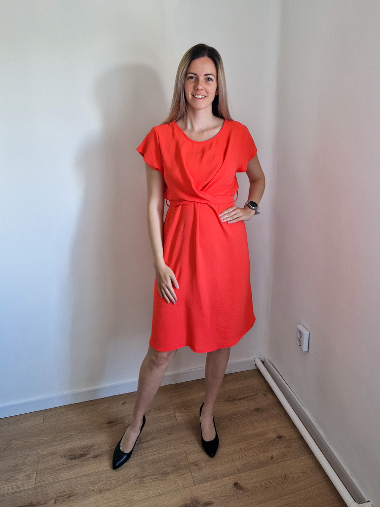 Nara korall színű derekán megkötős kényelmes midiruha