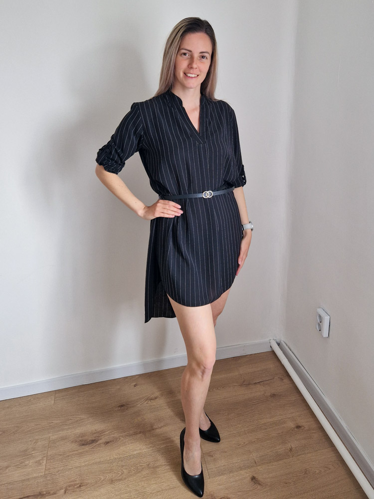 Nikolett fekete csíkos ingruha övvel