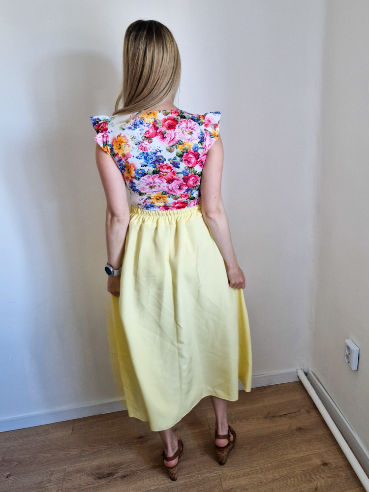 yanna-fodros-vallu-viragmintas-feher-felso-26