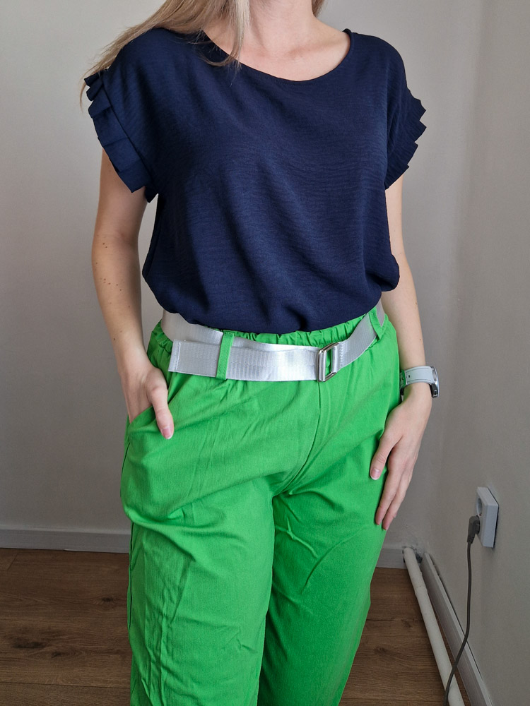 Anita élénk zöld magas derekú női nadrág ajándék övvel – elegáns, kényelmes fazon XL méretig