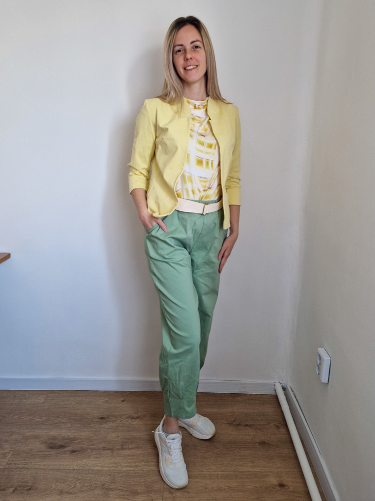 Anita pasztellzöld mom fazonú női nadrág ajándék övvel – elegáns, kényelmes fazon XL méretig