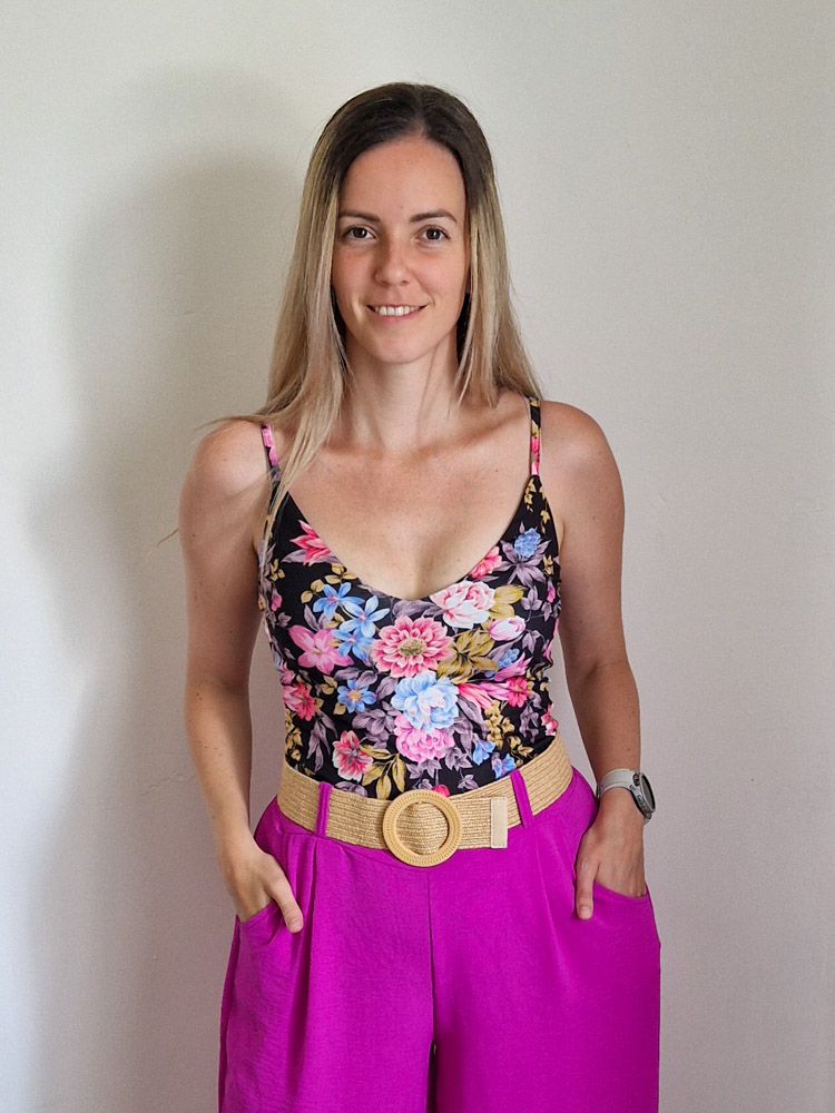 Floret nagy virágmintás fekete top